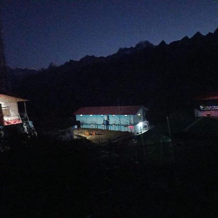 Nanda Devi Stays Joshīmath Buitenkant foto